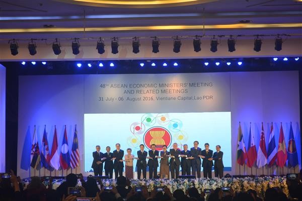 Việt Nam đẩy mạnh hội nhập cùng Cộng đồng kinh tế ASEAN - ảnh 1